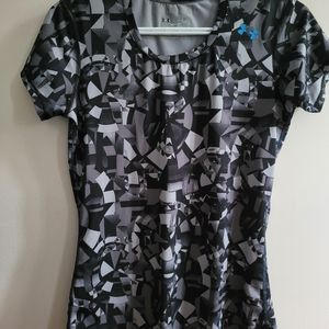 Black and Grey Geometic Under Armour T-shirt